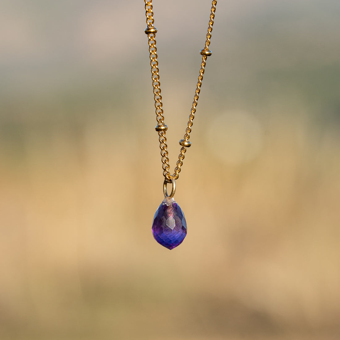 Les petits charms gouttes facettes &quot; Nidhih &quot; en Améthyste et argent 925 plaqué or de 16 mm ( à l&