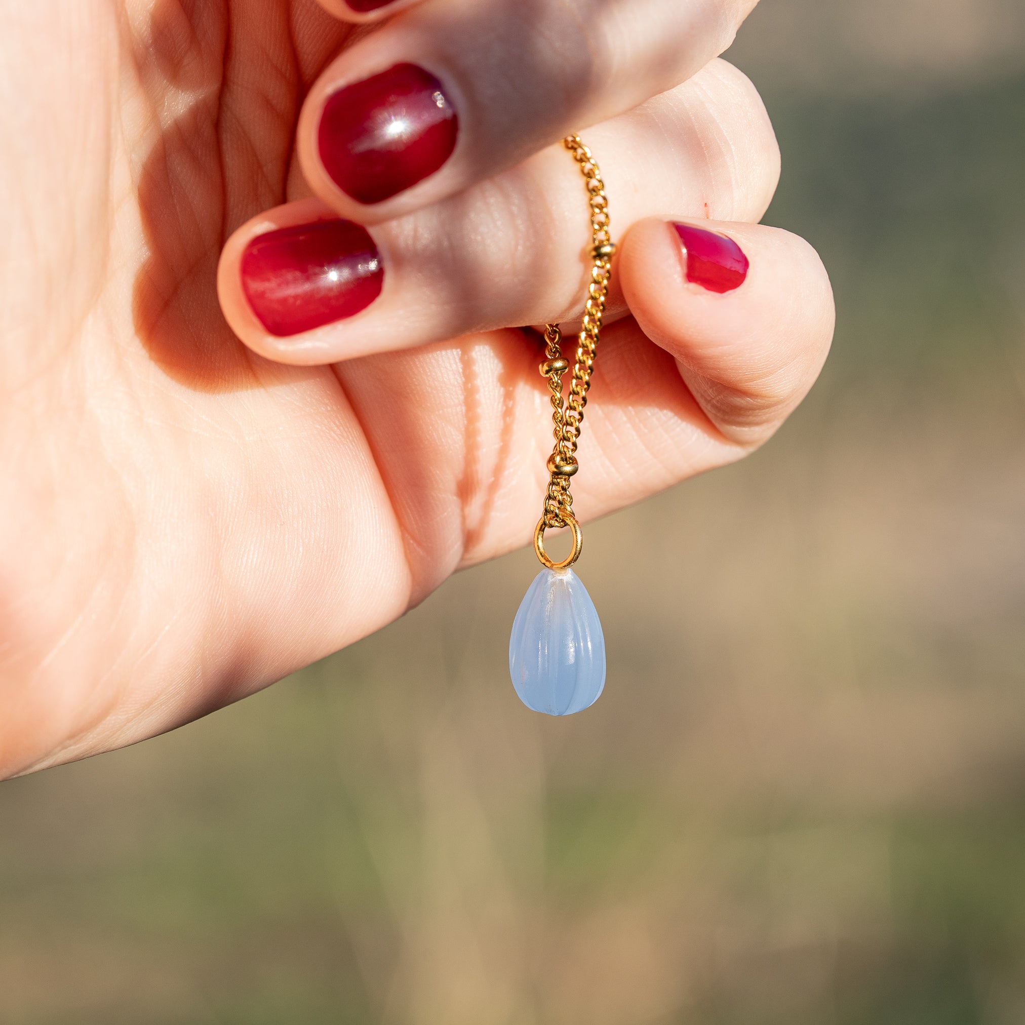 Les petits charms gouttes melon &quot; Nidhih &quot; en Calcédoine et argent 925 plaqué or de 17 mm ( à l&