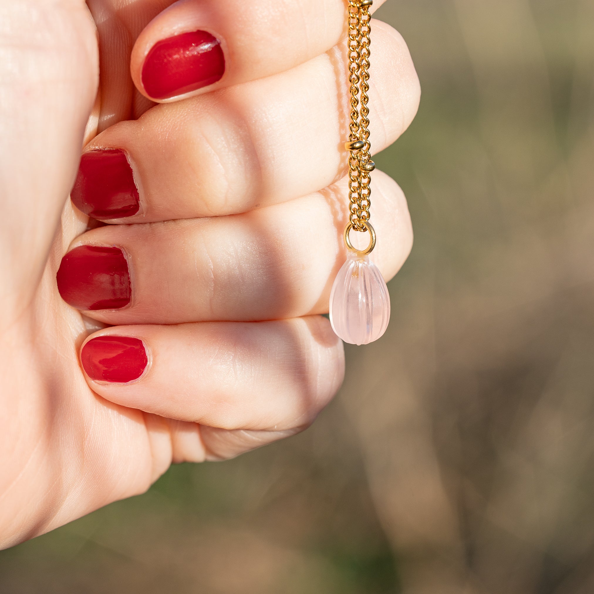 Les petits charms gouttes melon &quot; Nidhih &quot; en Quartz rose et argent 925 plaqué or de 17 mm ( à l&