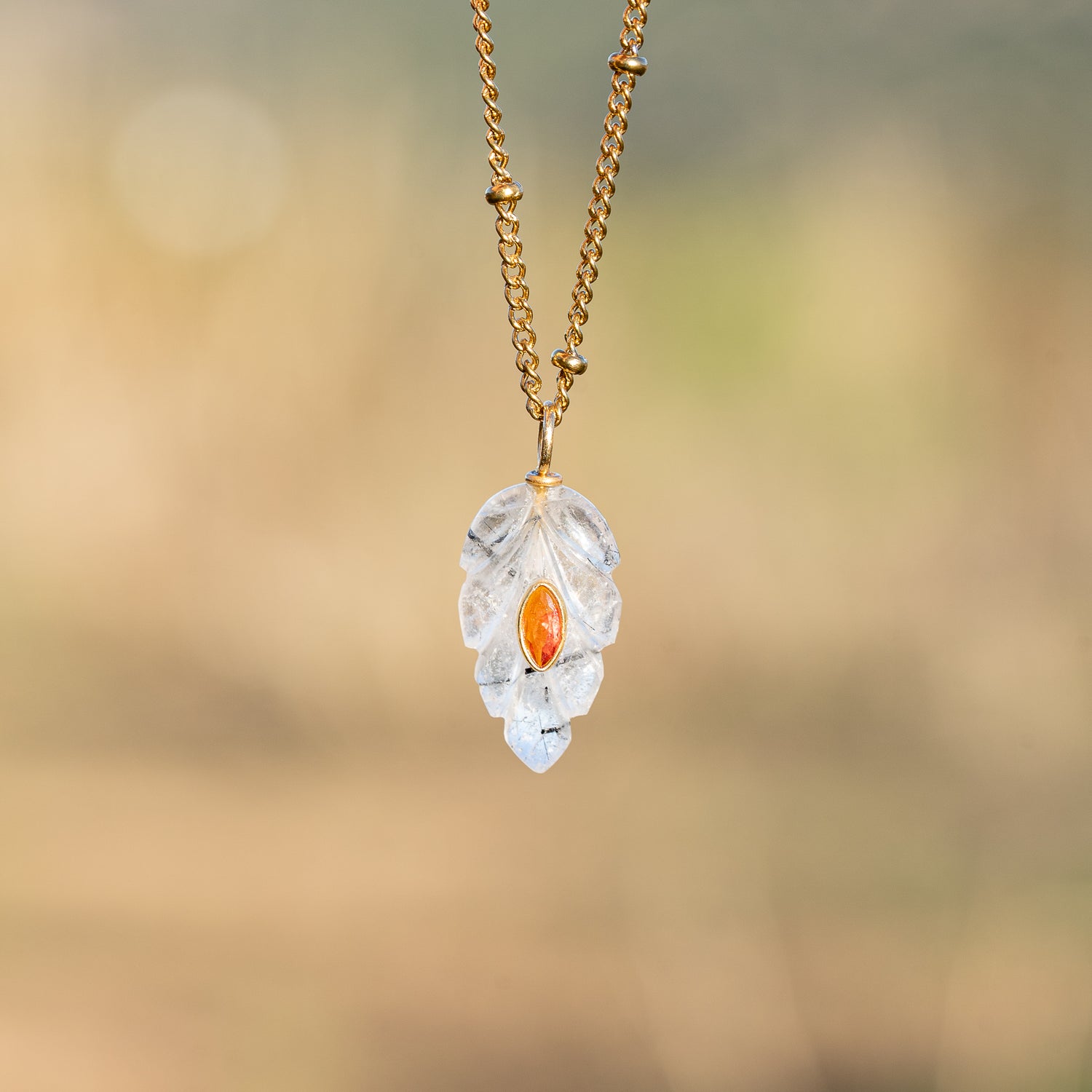 Les feuilles &quot; Nidhih &quot; en Quartz Tourmaliné, zirconium et argent 925 plaqué or de env 26 mm ( à l&