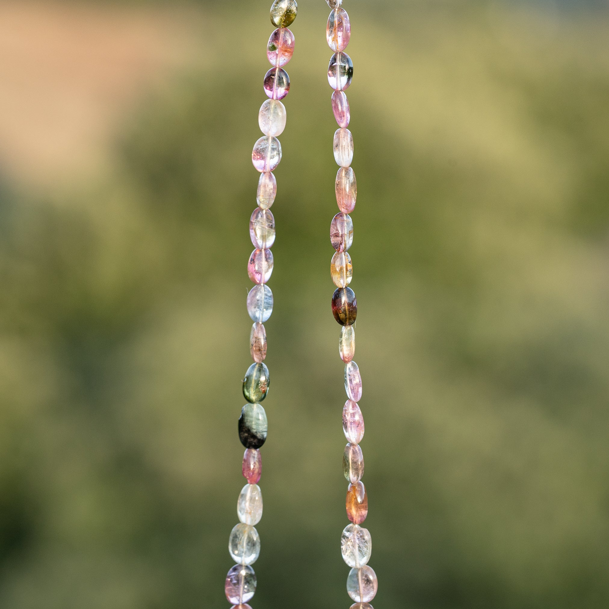 Fil de 43 cm de perles ovales lisses de Tourmaline multicolore &quot; qualité wouah &quot; 🌈 de 5/10 mm ( fil 4 )