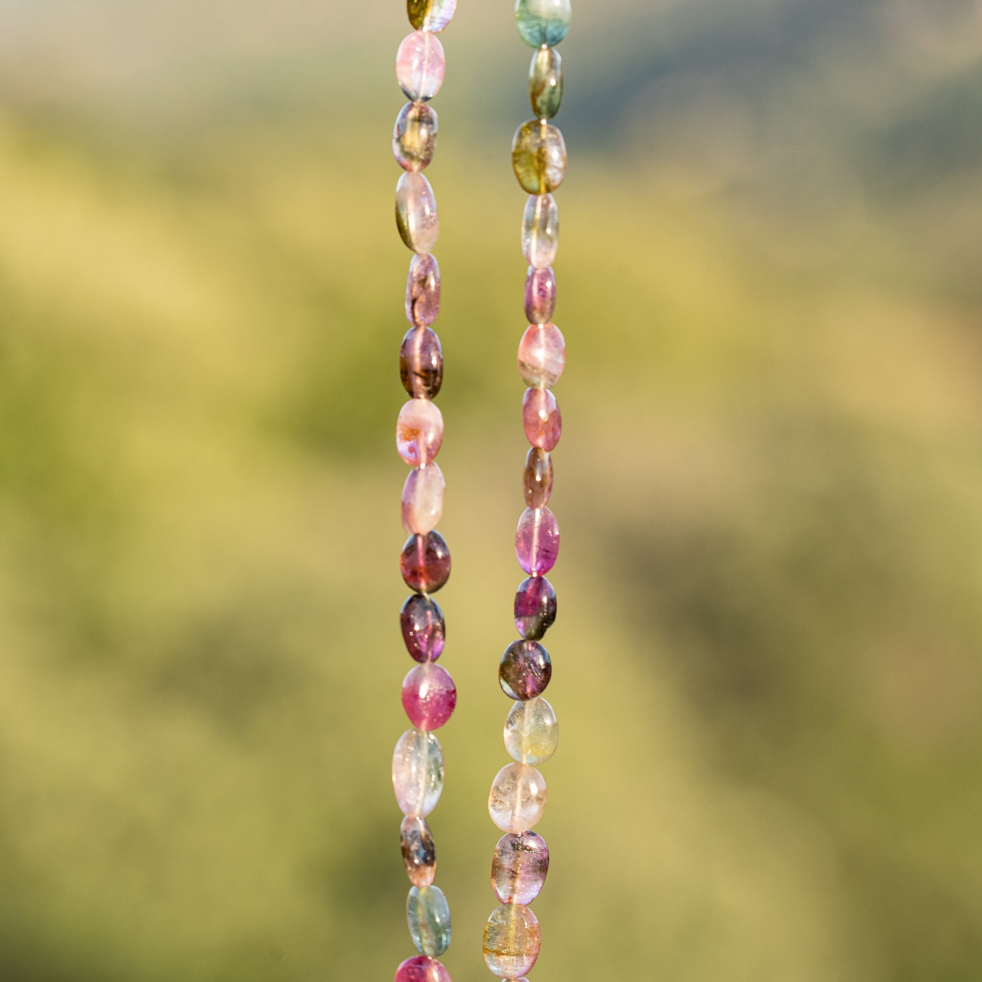 Fil de 43 cm de perles ovales lisses de Tourmaline multicolore &quot; qualité wouah &quot; 🌈 de 4/9 mm ( fil 7 )