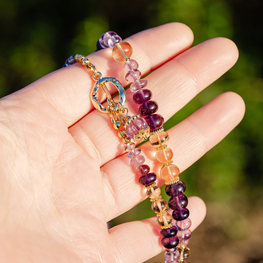 Collier lumineux en Citrine naturelle et Améthyste et laiton plaqué or 18k de 50 cm