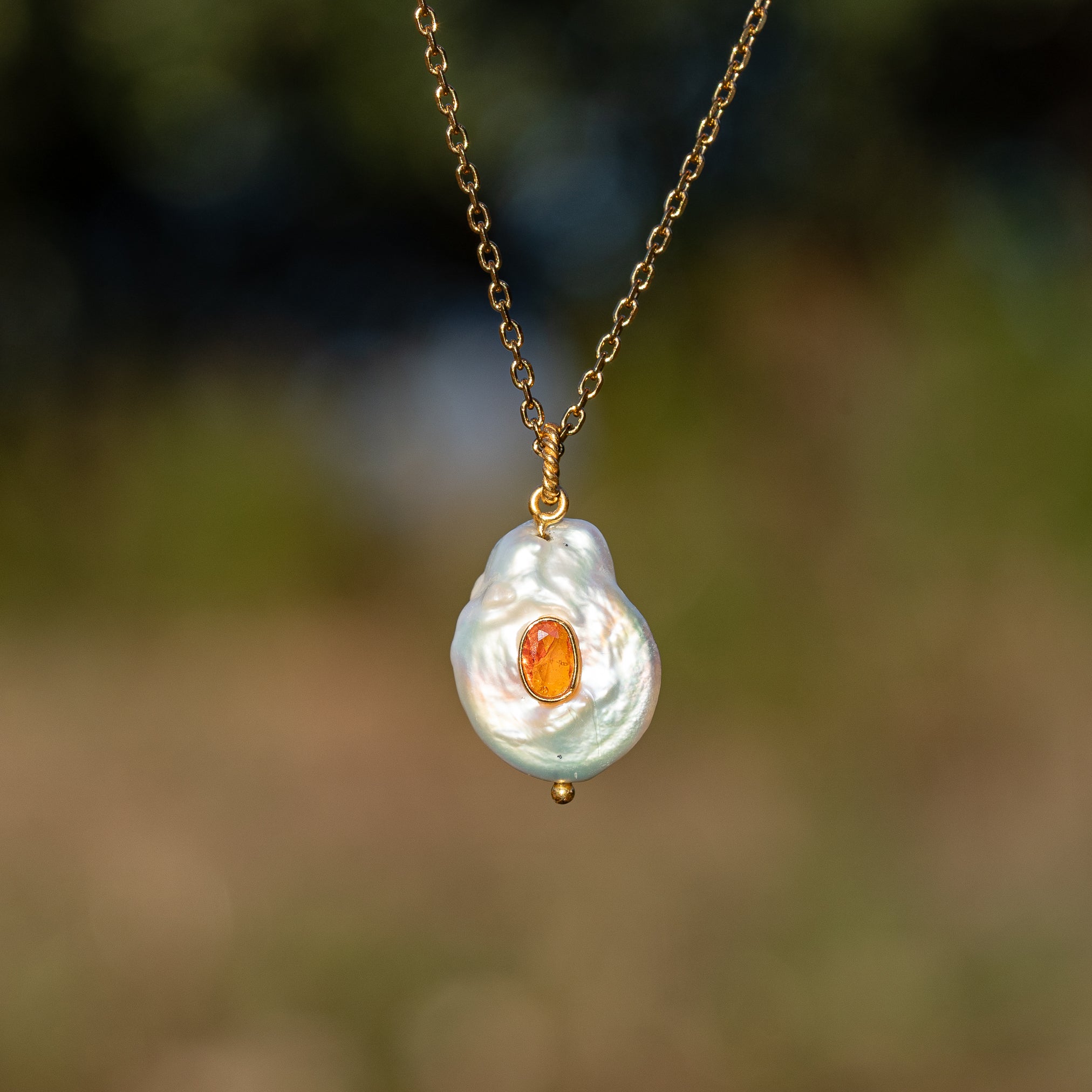 Les charms  &quot; Nidhih &quot; en perles d&