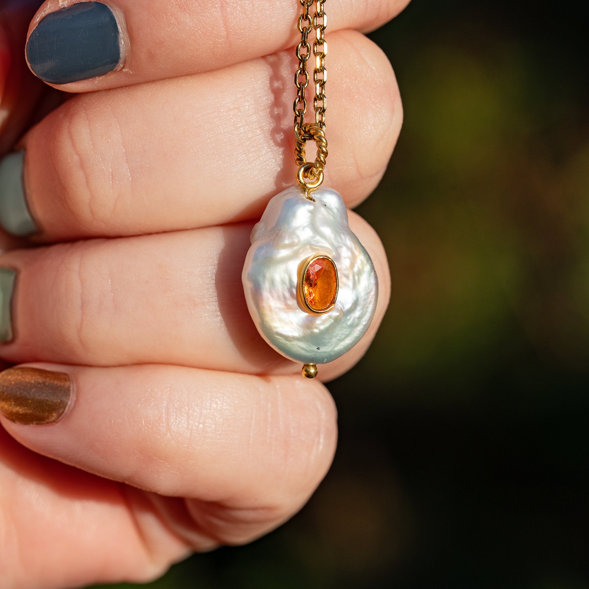 Les charms  &quot; Nidhih &quot; en perles d&