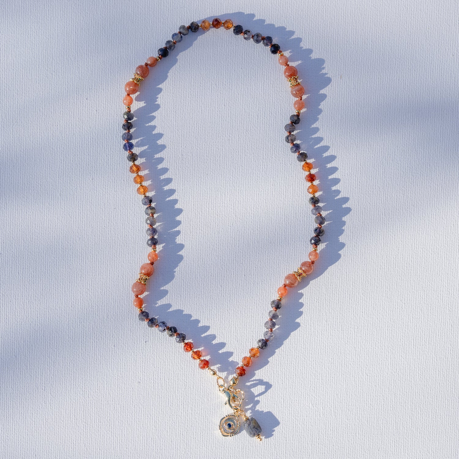 Kit collier noué &quot; automne&quot; 🍂 en Iolite, Pierre de soleil et Grenat hessonite, à vous de créer ! ✨