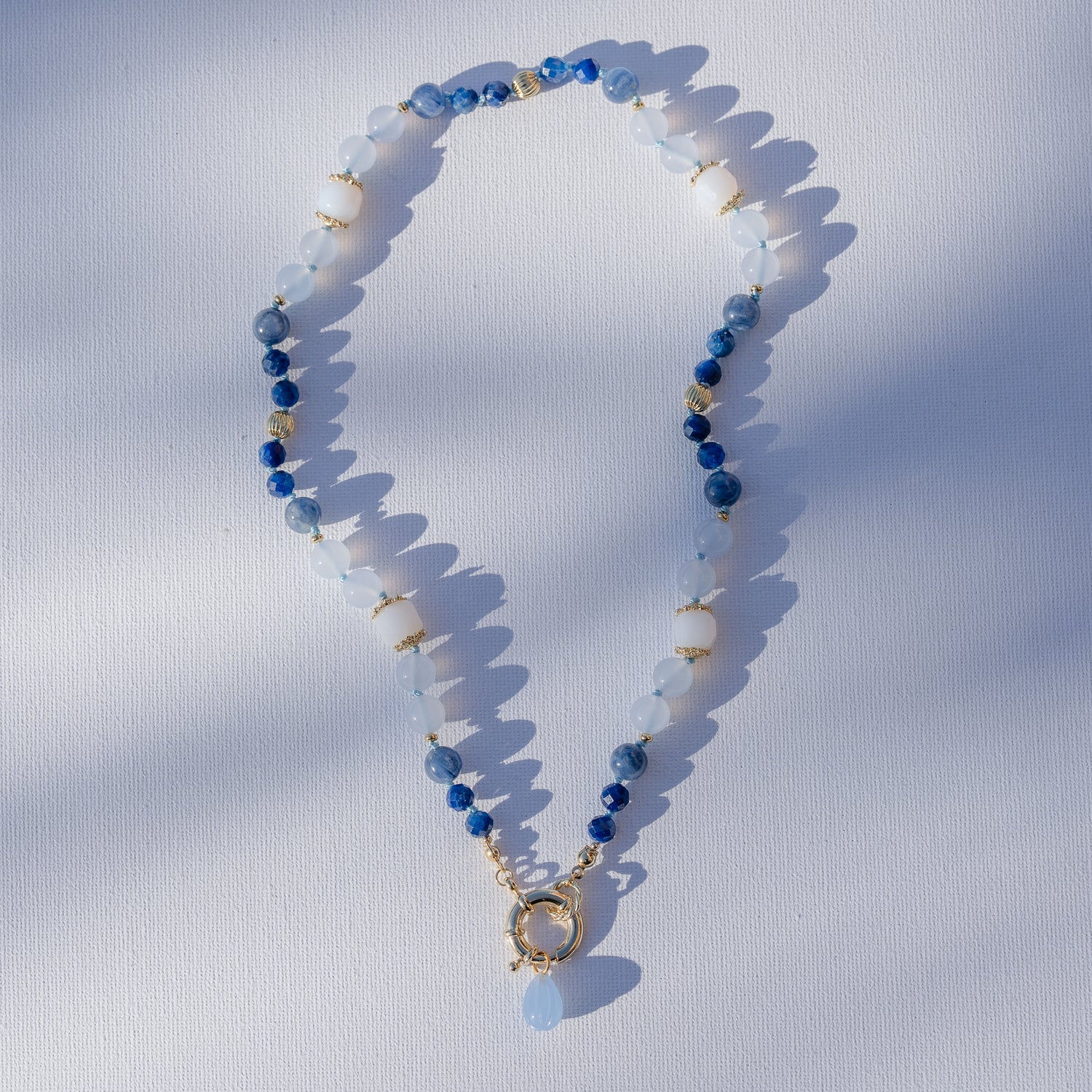 Kit collier noué &quot; blue &quot; 🩵 en Calcédoine bleue et Cyanite, à vous de créer ! ✨