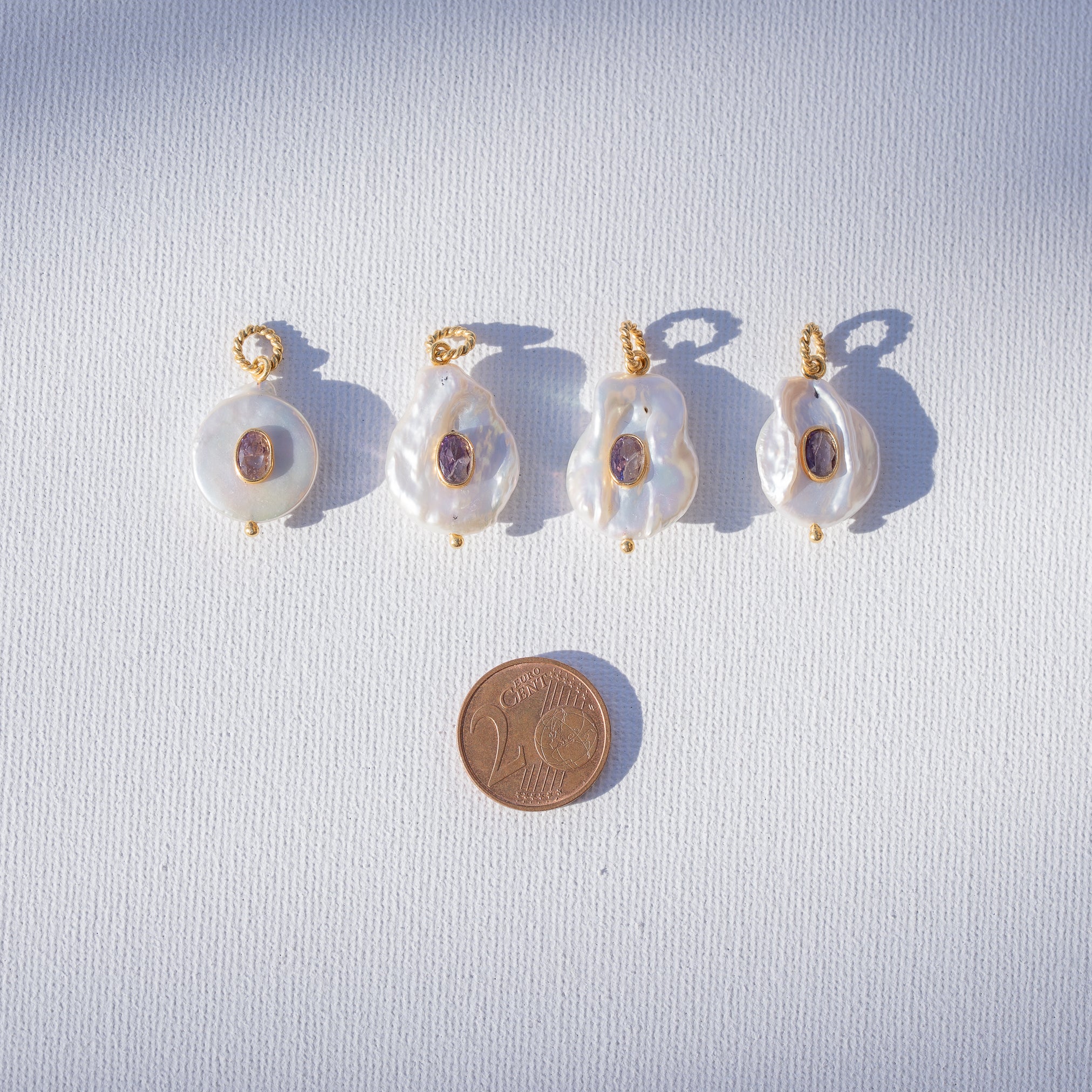 Les charms  &quot; Nidhih &quot; en perles d&