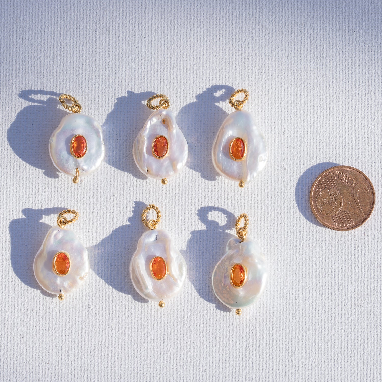 Les charms  &quot; Nidhih &quot; en perles d&