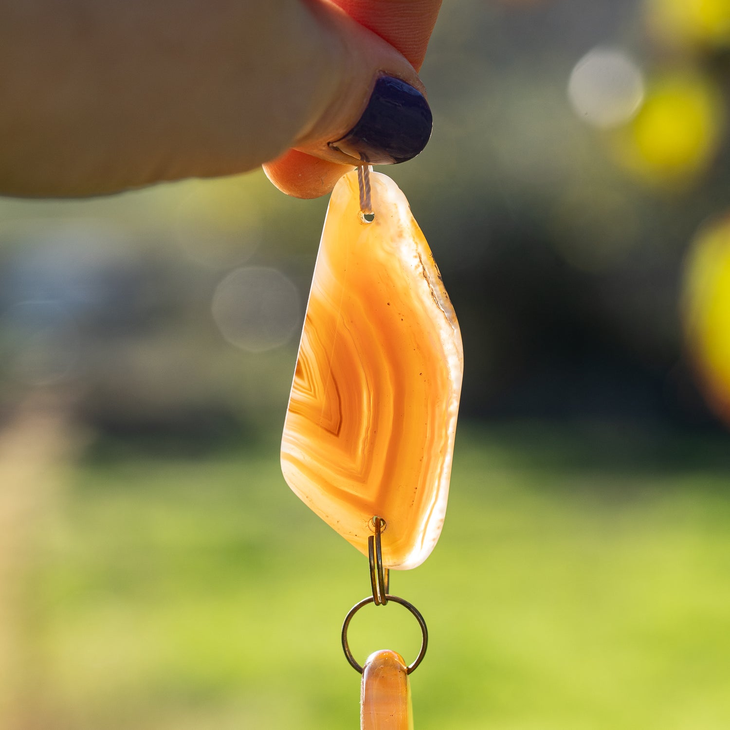 Grandes perles de différentes formes en Agate de env 50/60 mm avec 2 trous ( à l&