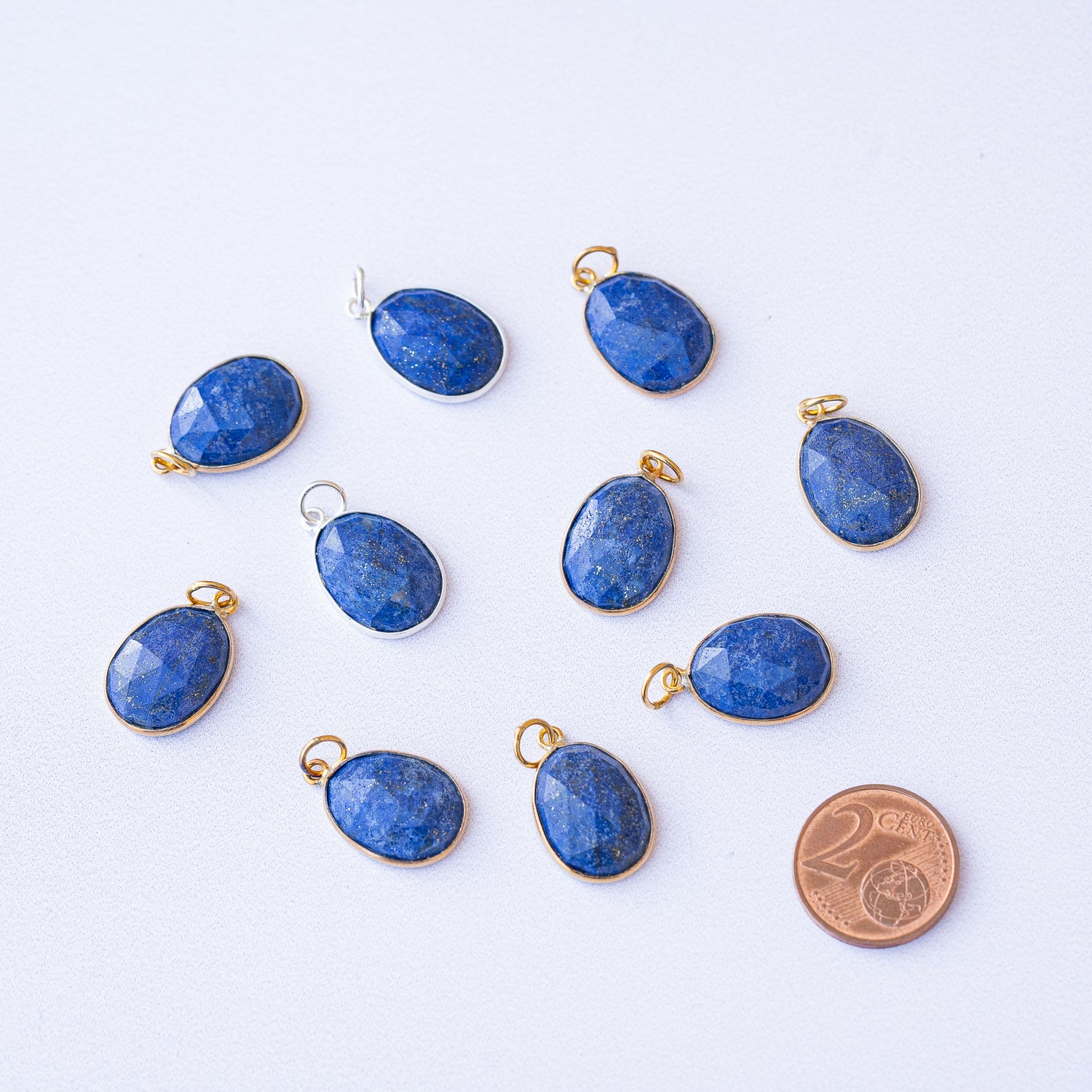 Les pendentifs &quot; Nidhih &quot; en Lapis-lazuli et argent 925 plaqué or ou argent ( à l&