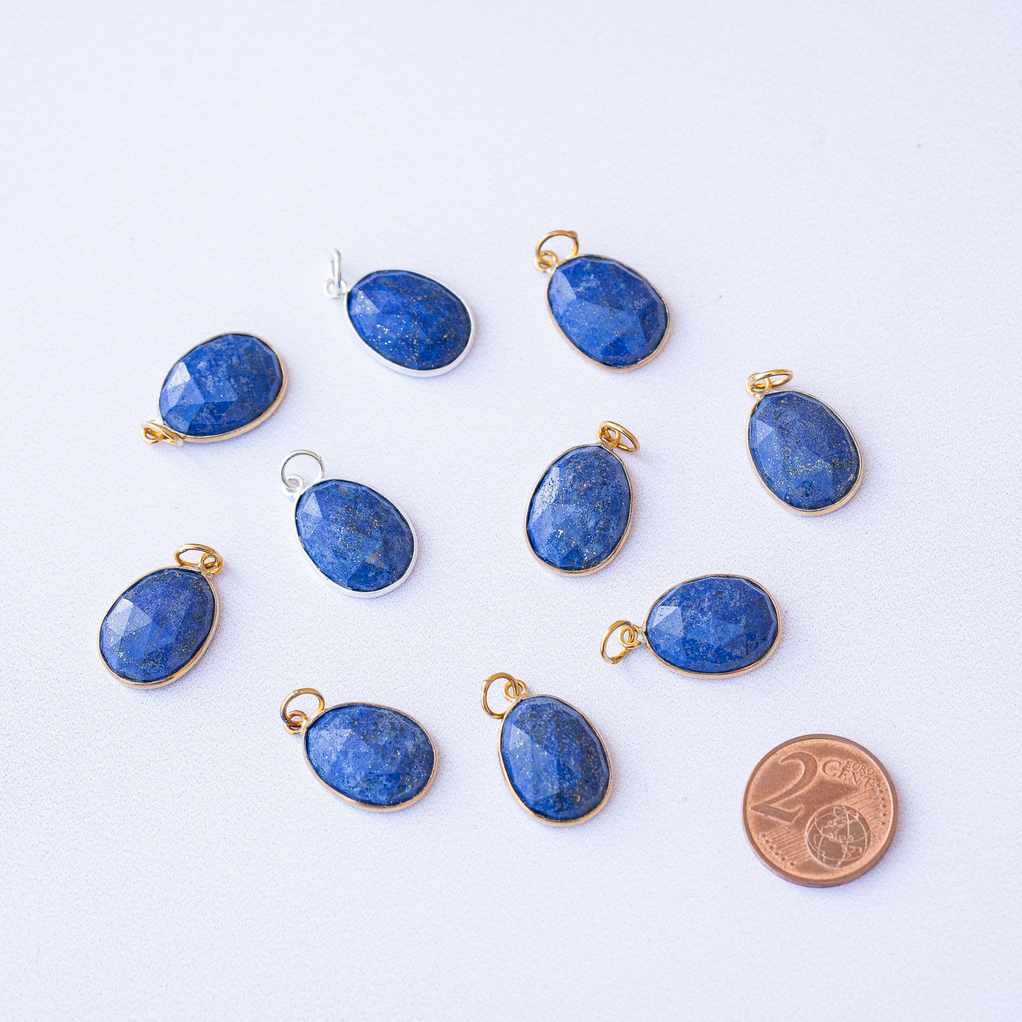 Les pendentifs &quot; Nidhih &quot; en Lapis-lazuli et argent 925 plaqué or ou argent ( à l&