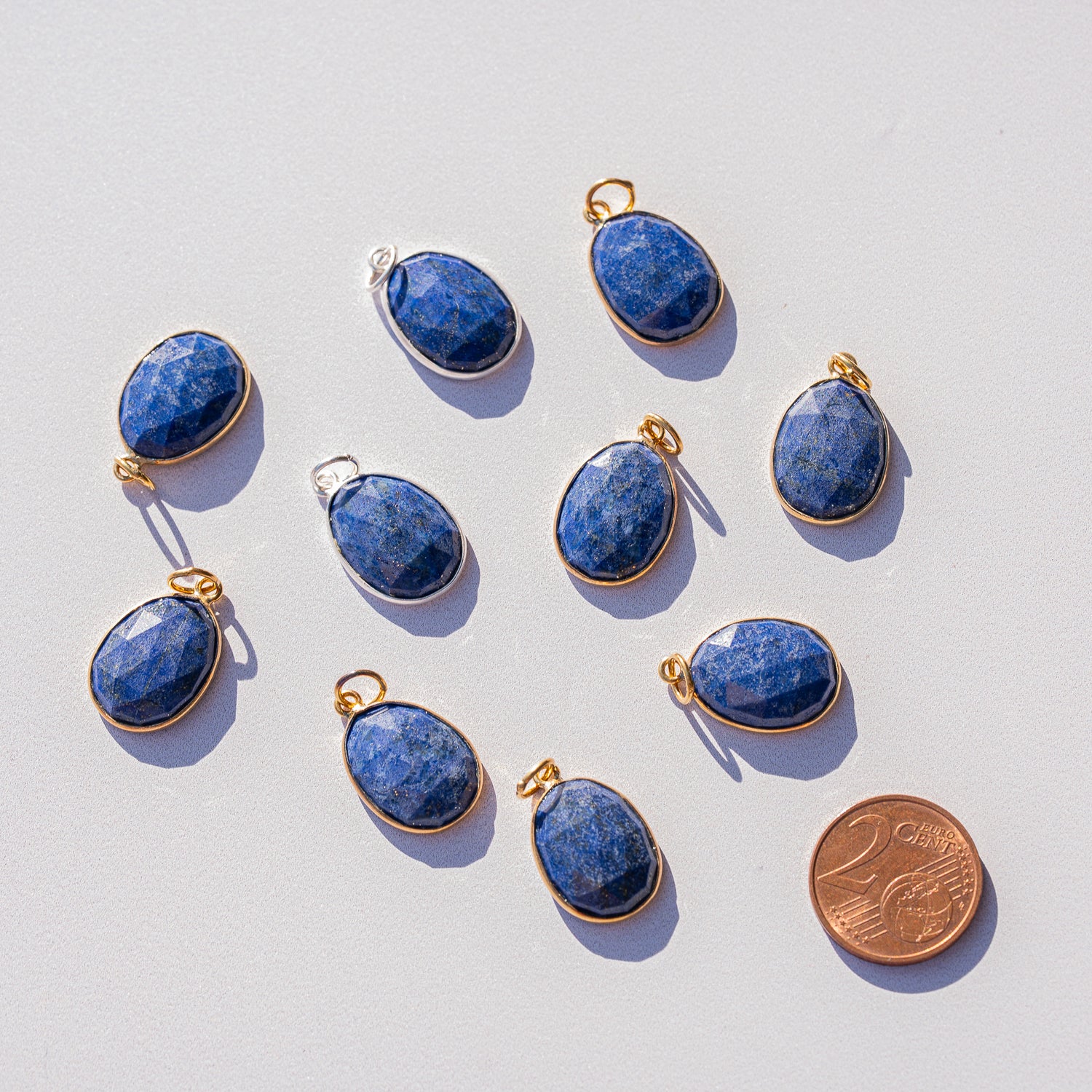 Les pendentifs &quot; Nidhih &quot; en Lapis-lazuli et argent 925 plaqué or ou argent ( à l&