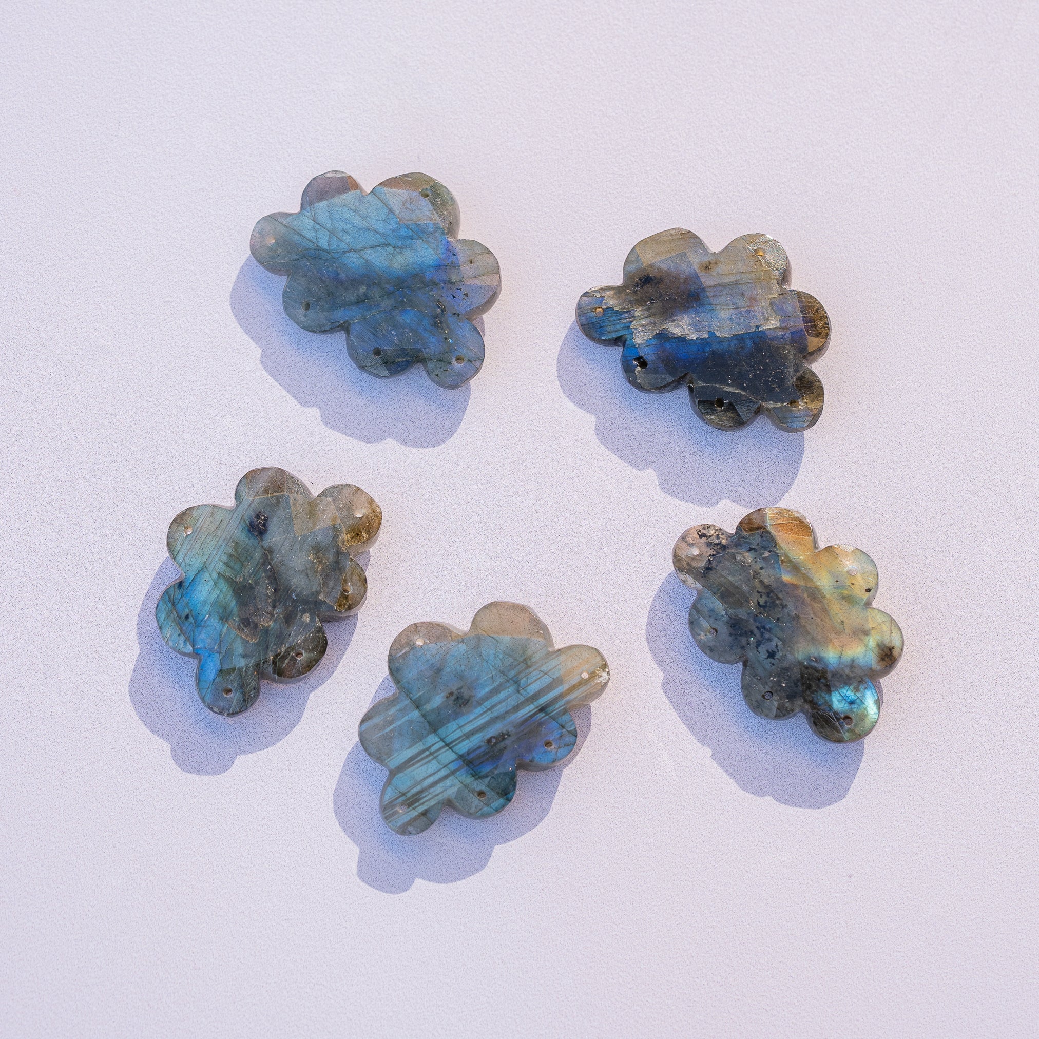 Les &quot; Nidhih &quot; nuages en Labradorite de env 40 mm au choix ( à l&