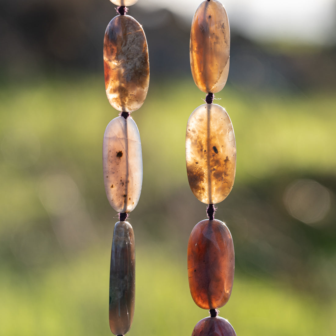 Perles ovales lisses de Calcédoine gris/violet de env 26/30 mm ( à l&