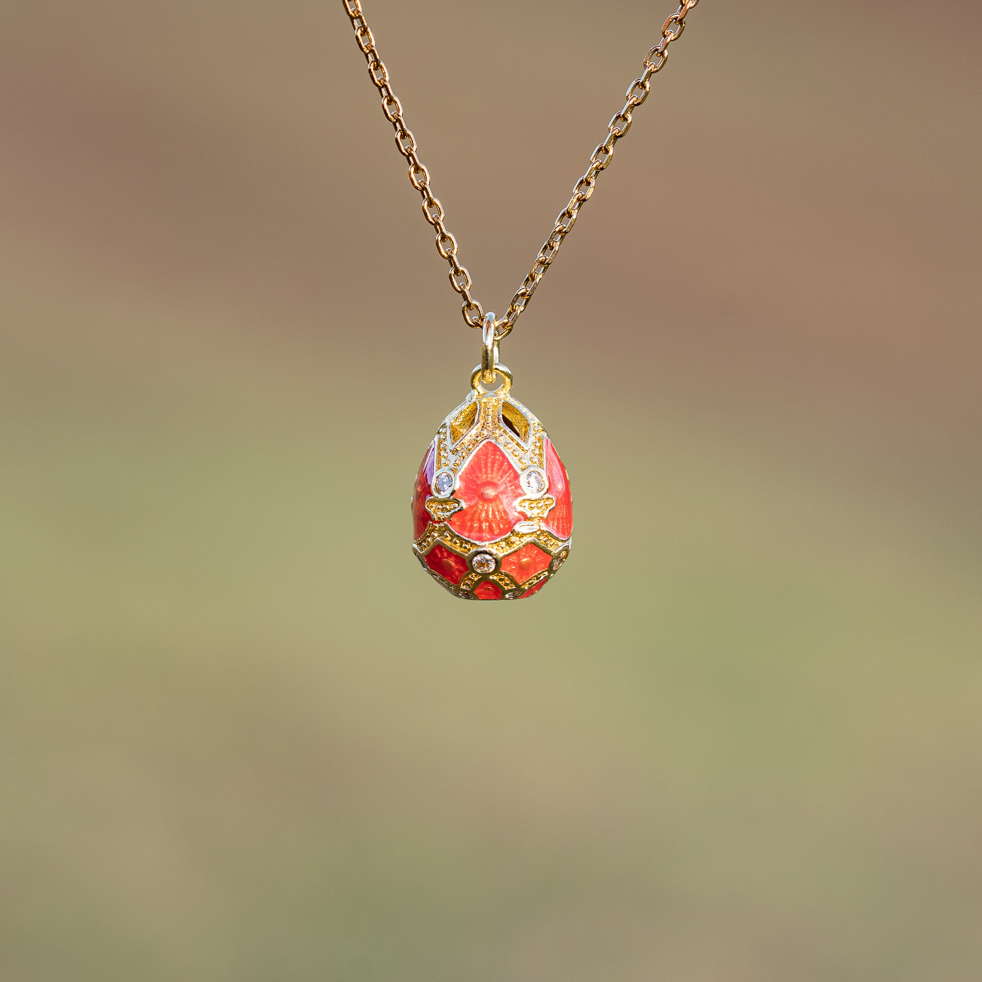 Breloques oeufs émaillées en laiton plaqué or 18K et zirconium de 21 mm couleur au choix ( à l&