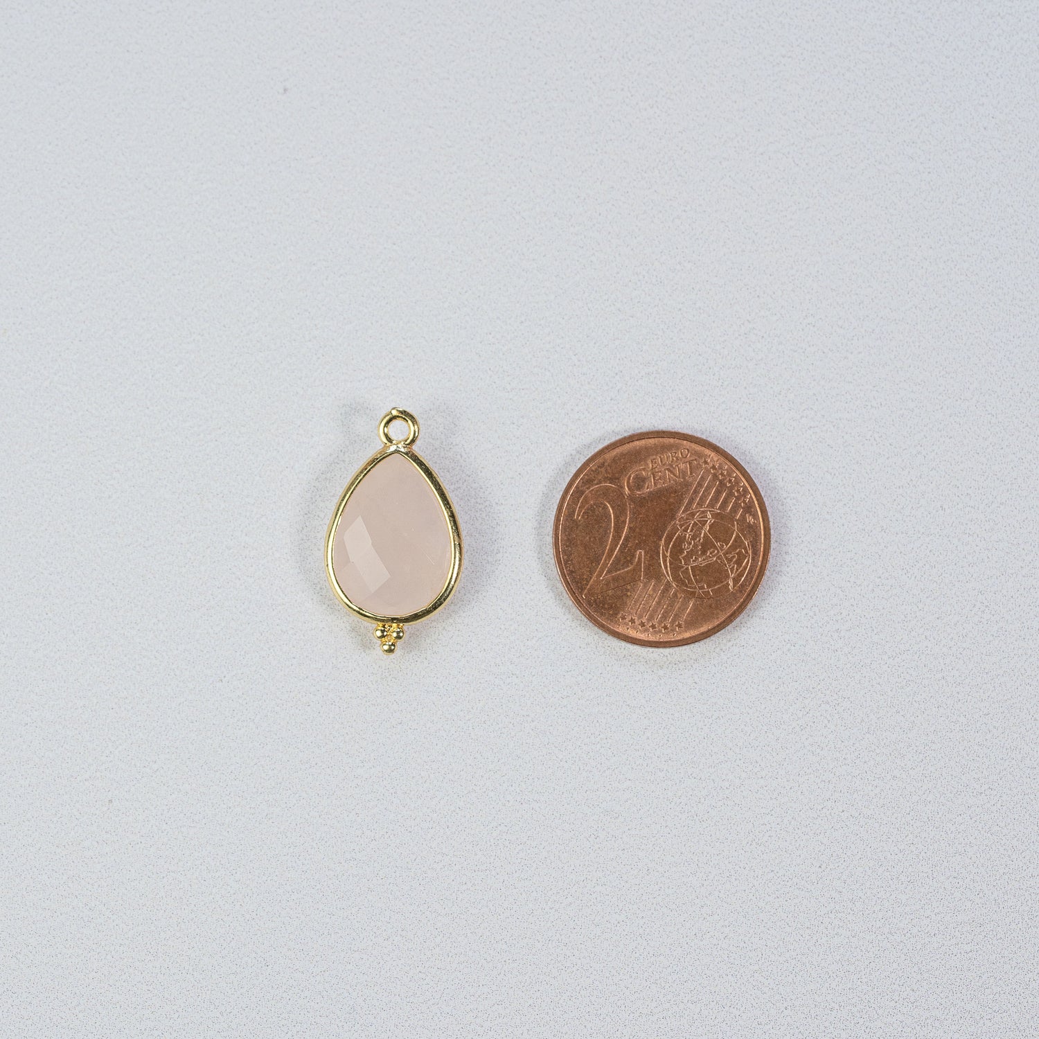 Breloques gouttes facettes en Quartz rose et laiton doré à l&