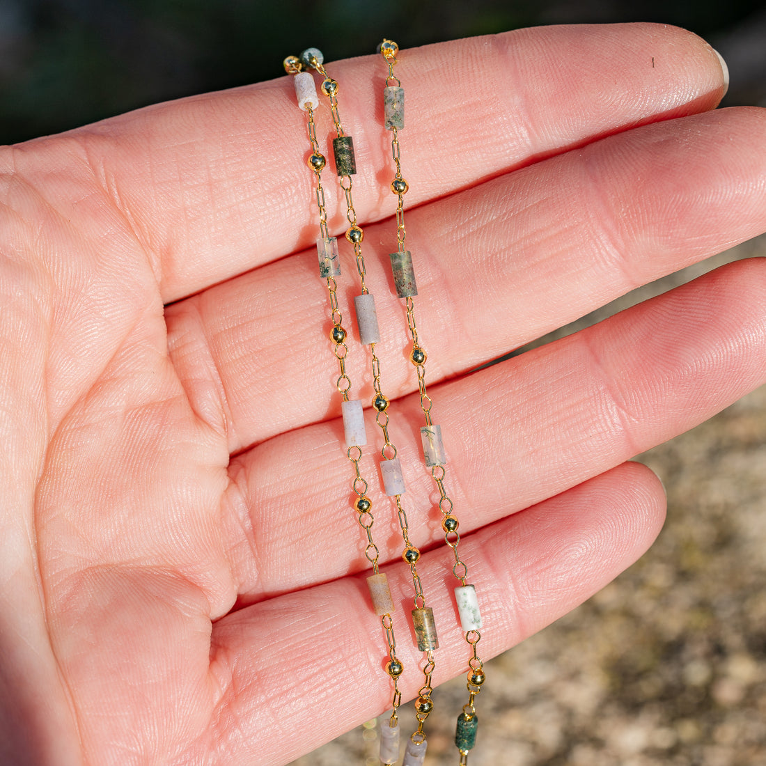 Chaine maille chapelet avec perles en Agate indienne en laiton plaqué or 18k ( vendue par 50 cm )