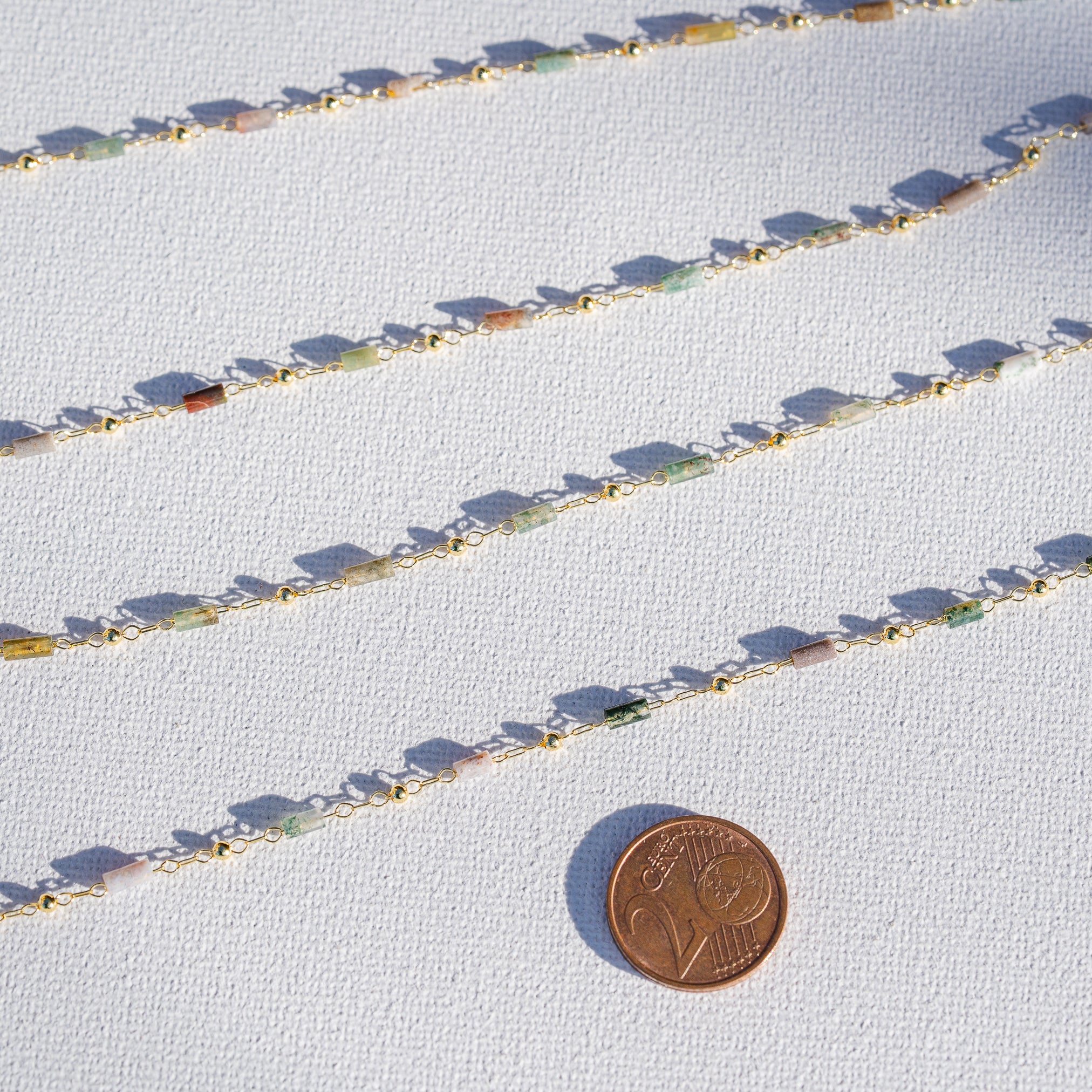 Chaine maille chapelet avec perles en Agate indienne en laiton plaqué or 18k ( vendue par 50 cm )