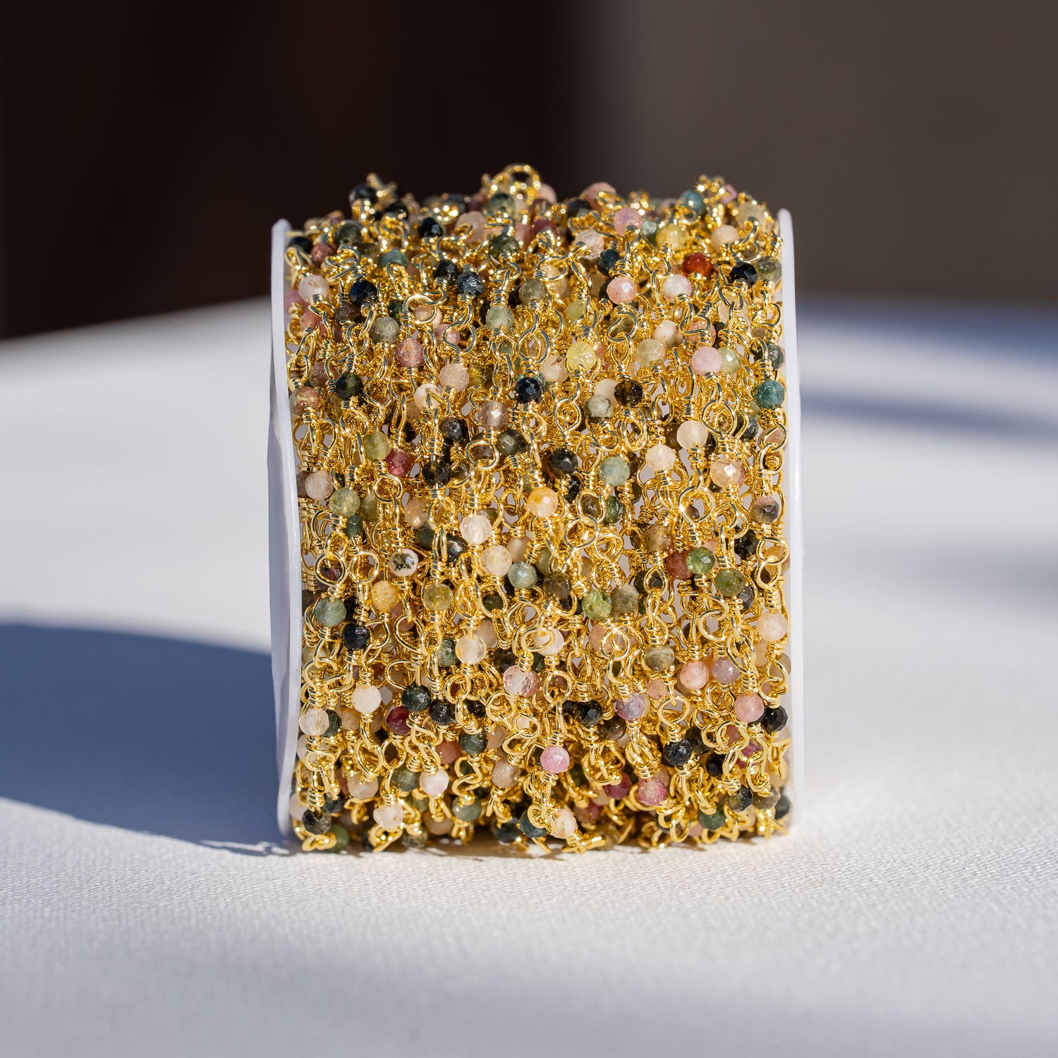 Chaine maille chapelet avec perles de Tourmaline en laiton doré ( vendue par 50 cm )