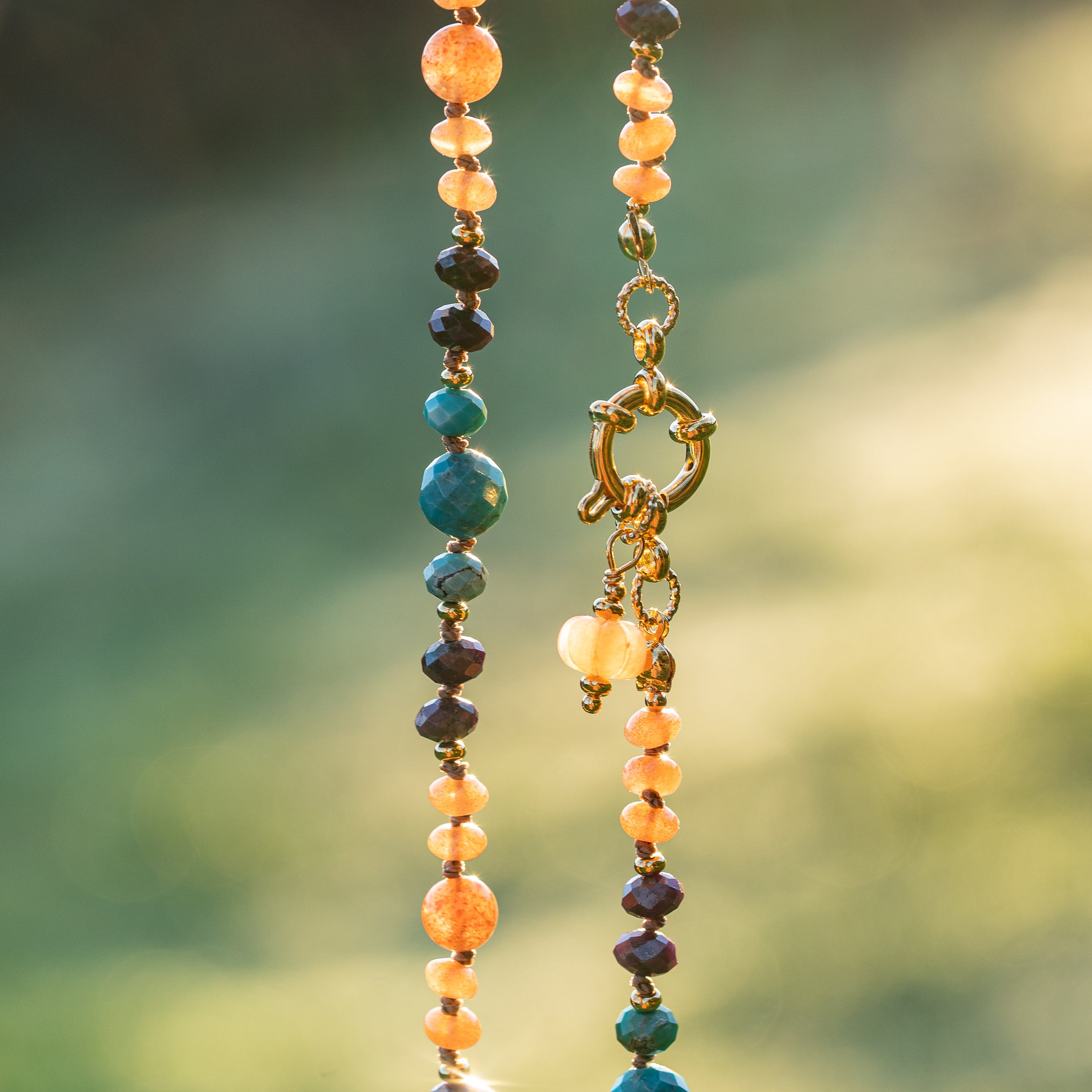 Kit collier noué " joyeux " en Turquoise, Rubis et Pierre de Soleil, à vous de créer ! ✨