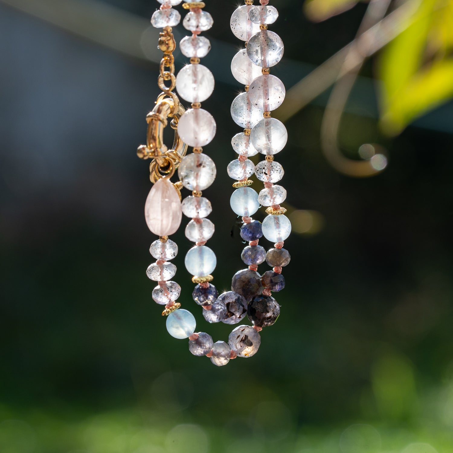 Collier noué " pur " en Iolite, Aigue-marine et Quartz rose à Diopside ✨