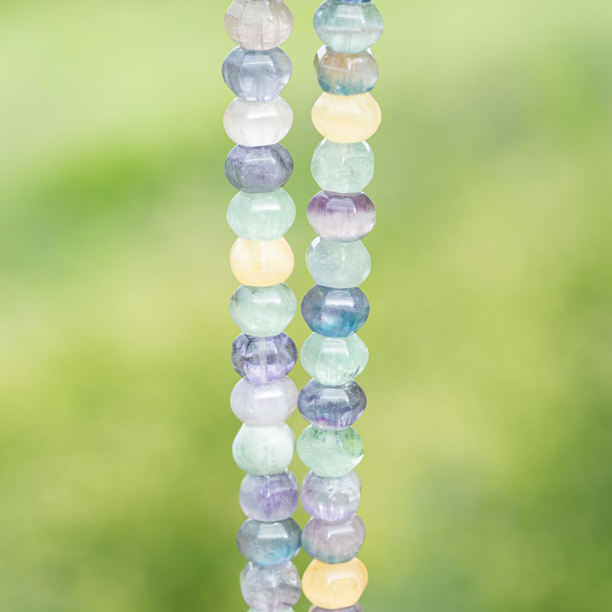 Perles lanternes lisses de Fluorite multicolore de 10 x 7/8 mm ( lot de 6 perles )