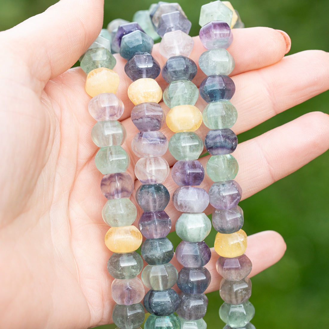 Perles lanternes lisses de Fluorite multicolore de 10 x 7/8 mm ( lot de 6 perles )