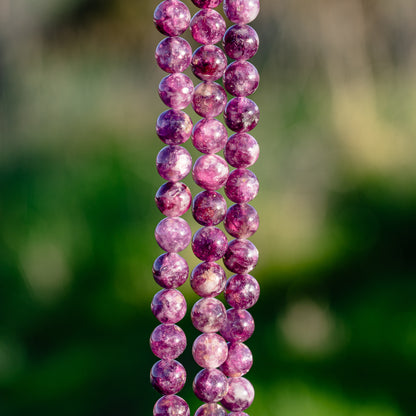 Perles rondes lisses de Lépidolite AA de 8,8 mm ( Lot de 6 ou 1/2 rang )