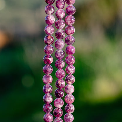 Perles rondes lisses de Lépidolite AA de 8,8 mm ( Lot de 6 ou 1/2 rang )