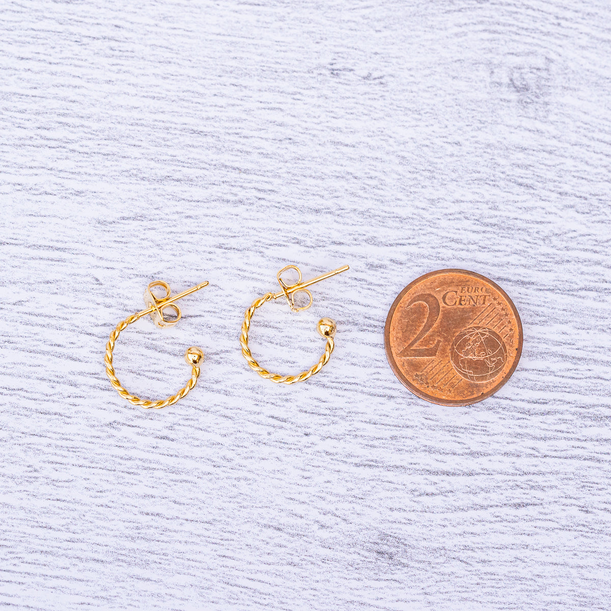 Demi-créoles torsadée en acier inoxydable plaqué or 18k de 12 mm ( 1 ou 6 paires )