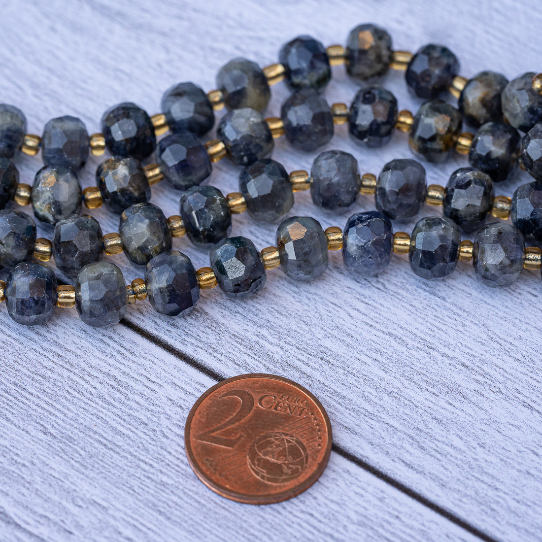 Perles rondelles facettes de Iolite de 7/8 x 5/6 mm ( rang de env 42 ou 47 perles )