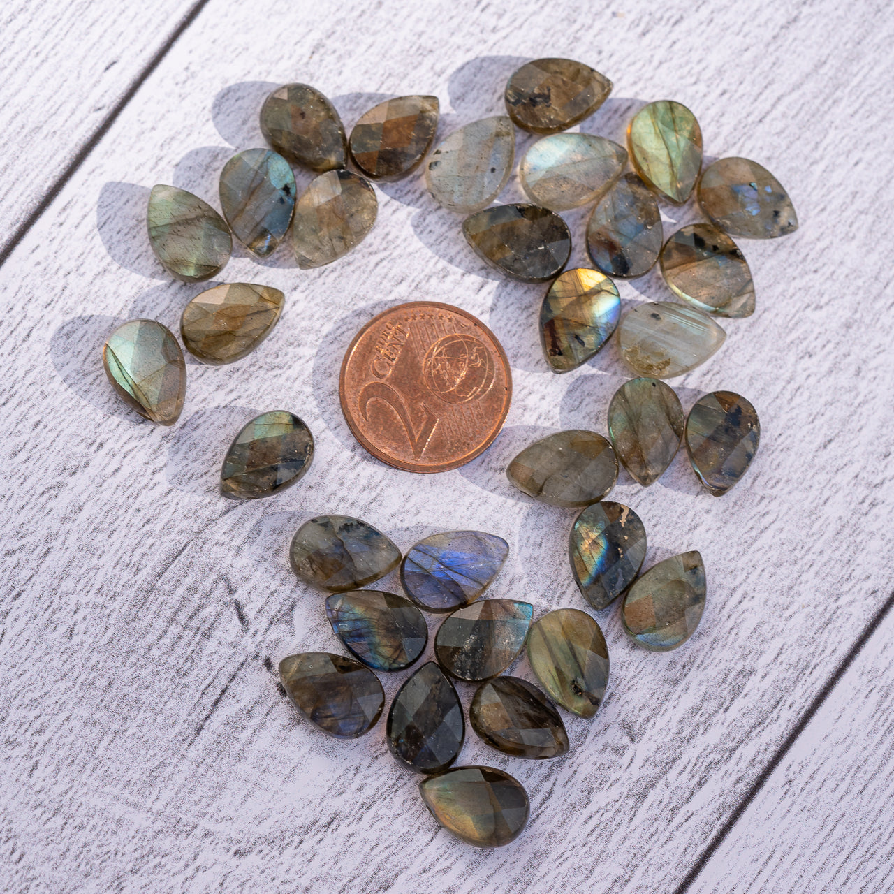 Perles gouttes plates facettes de Labradorite de 11 mm ( lot de 2 perles )