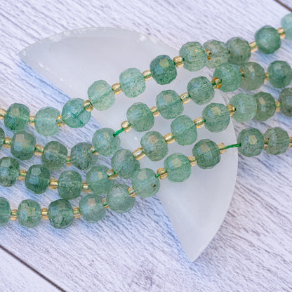 Perles rondelles facettes en Aventurine verte de 8 x 5 mm ( 1/2 rang de env 23 perles )