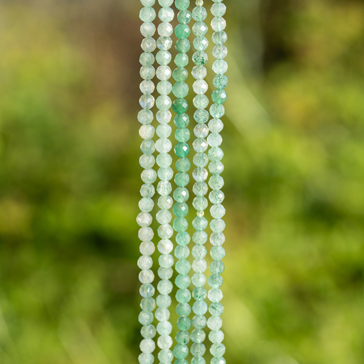 Perles rondes facettes en Aventurine verte de 4 mm ( rang de env 100 perles )