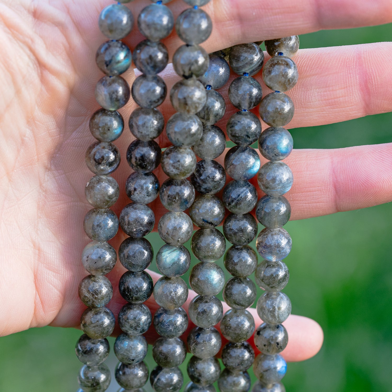 Perles rondes lisses de Labradorite de 8,5 mm ( 1/2 rang de env 23 perles )