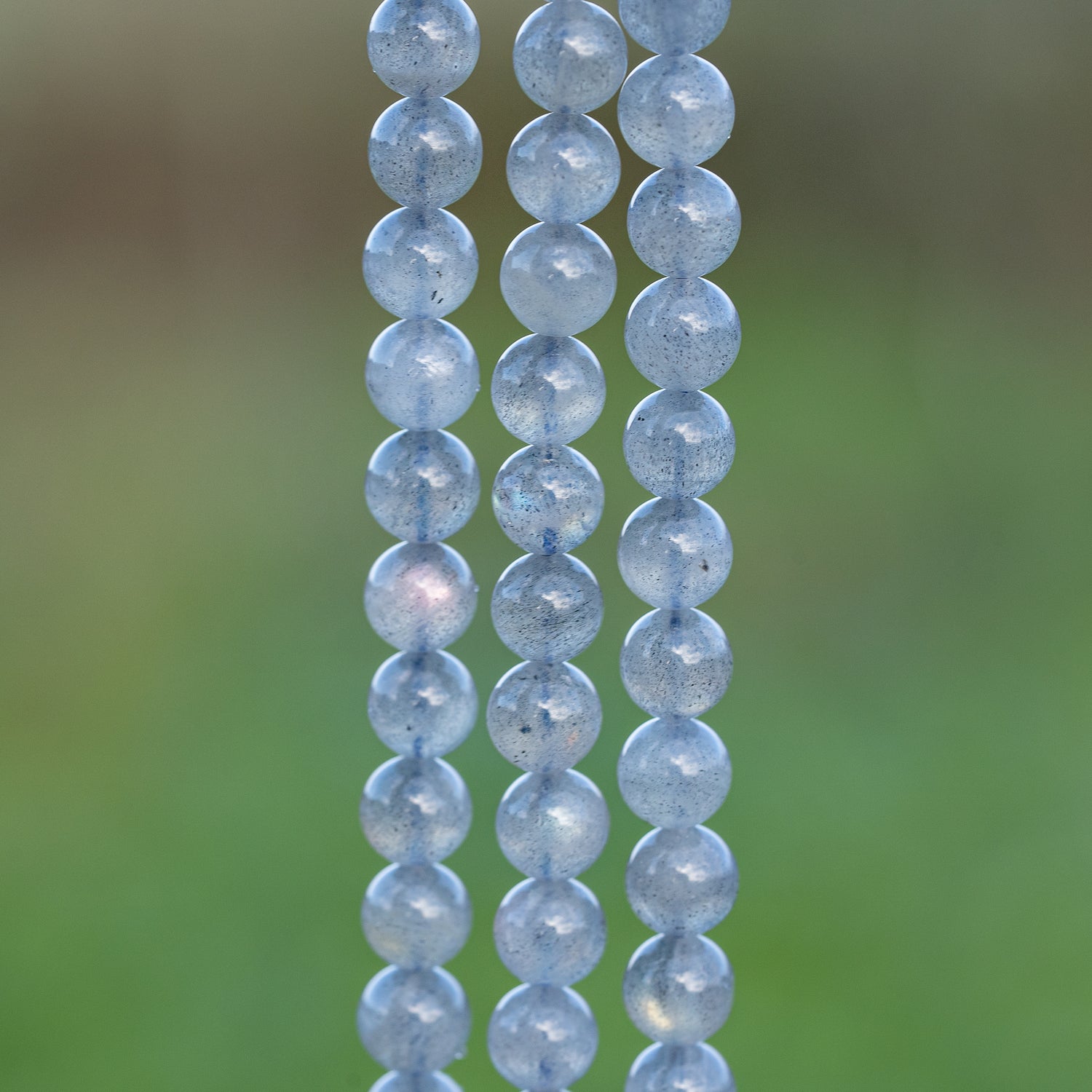 Perles rondes lisses de Labradorite de 6 ou 6,5 mm ( rang de env 60/64 perles )