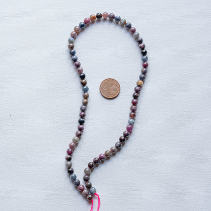 Perles rondes lisses de Corindons (Saphir et Rubis ) de 6 mm ( rang ou 1/2 rang )