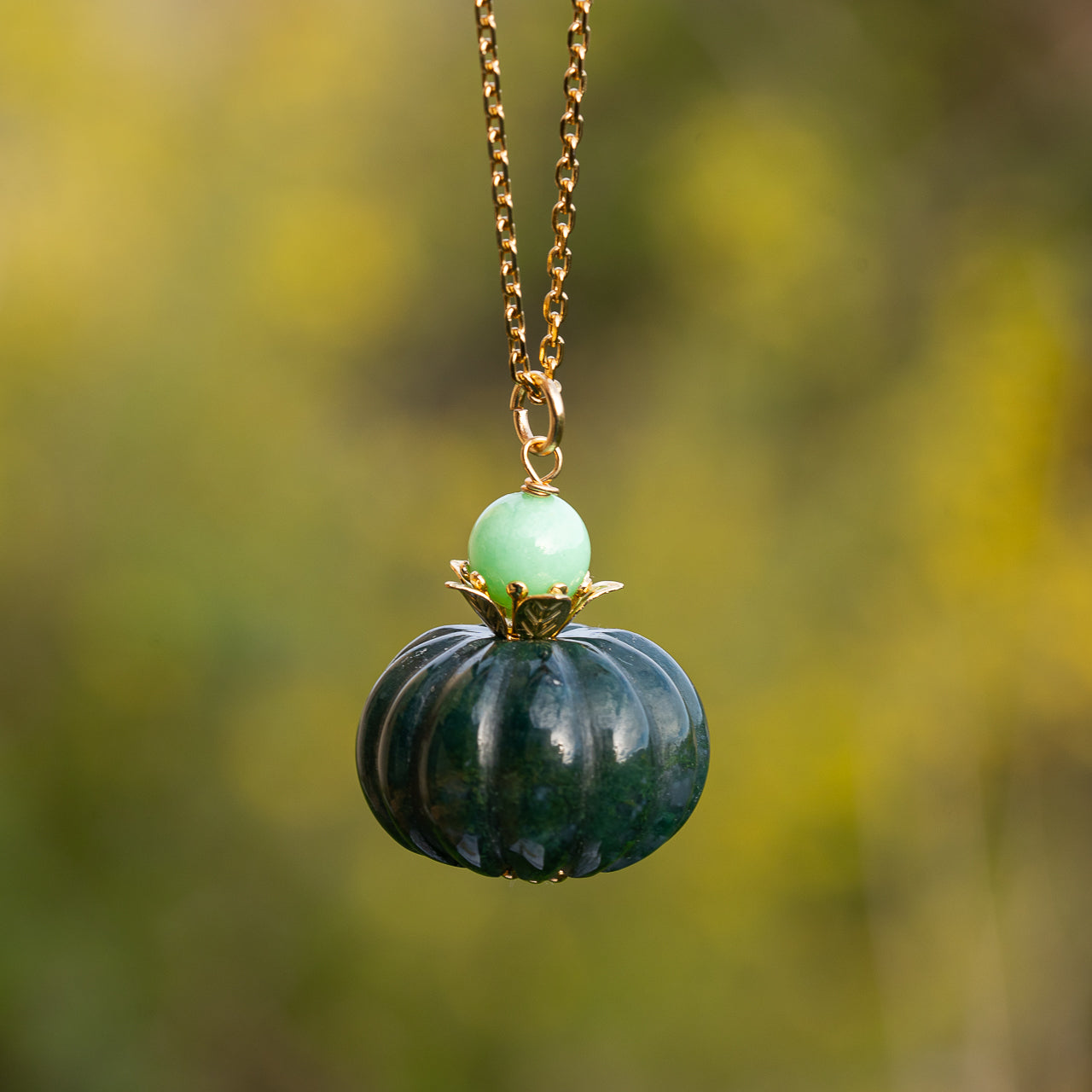 Pendentifs citrouilles sculptées en Agate indienne au choix ( à l&