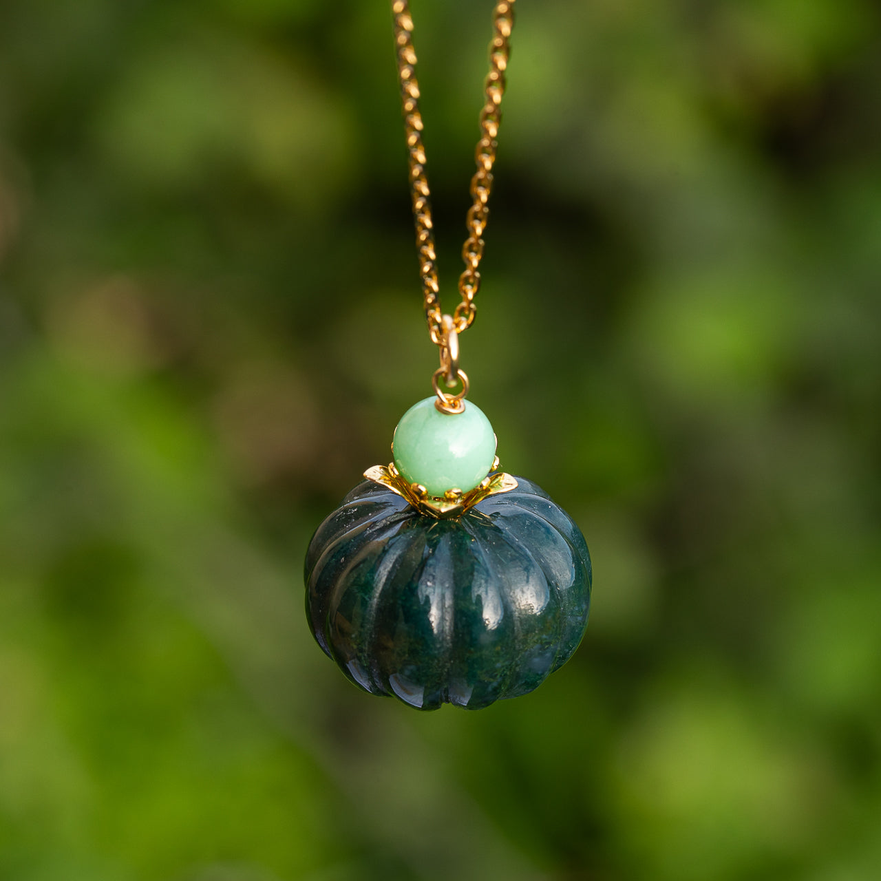 Pendentifs citrouilles sculptées en Agate indienne au choix ( à l&