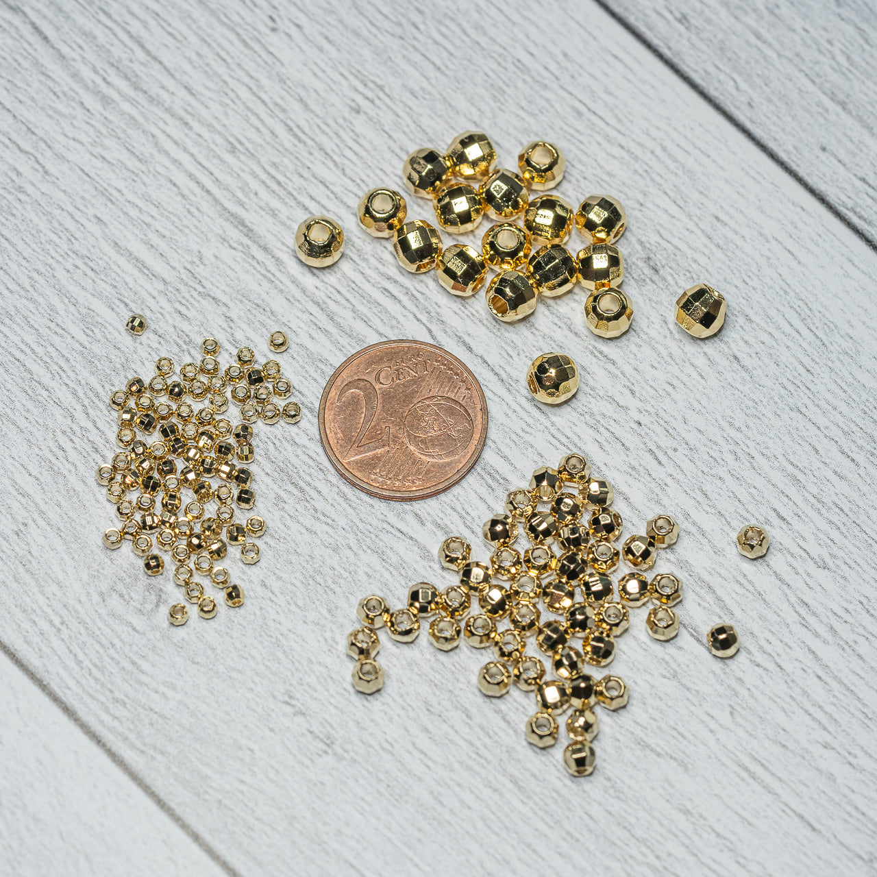 Perles rondes facettes laiton plaquées or 24K de 2,5 à 5,5 mm au choix ( lot de 6 ou 10 )