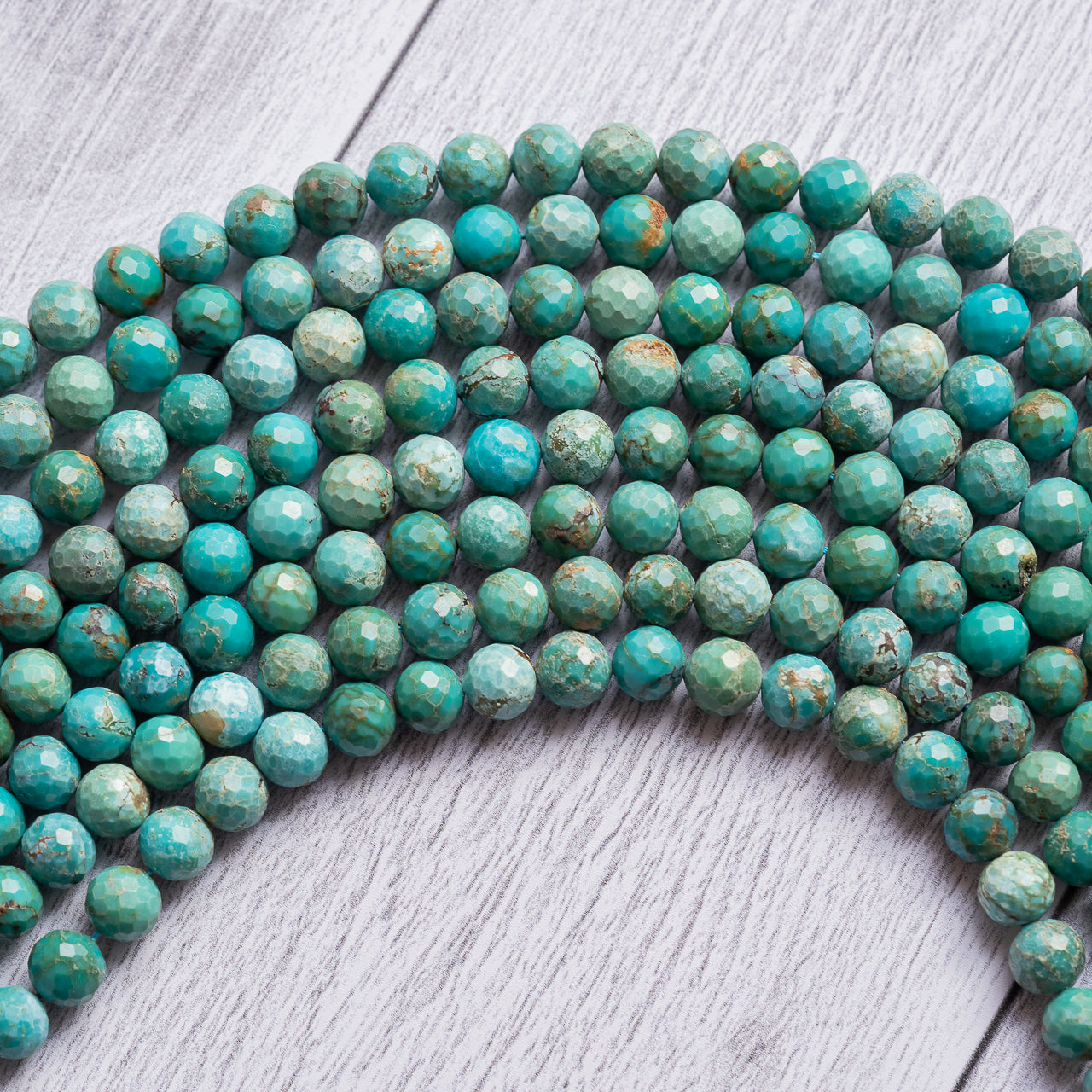 Perles rondes facettes de Turquoise naturelle de 7,5 mm ( 1/4 de rang, 1/2 rang ou fil complet )