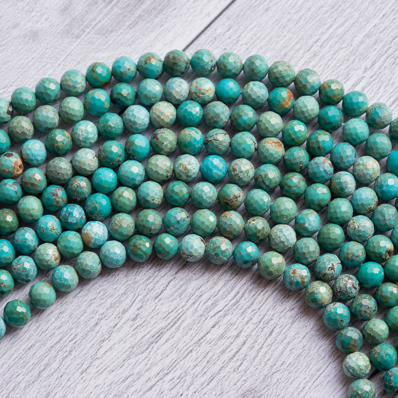 Perles rondes facettes de Turquoise naturelle de 7,5 mm ( 1/4 de rang, 1/2 rang ou fil complet )