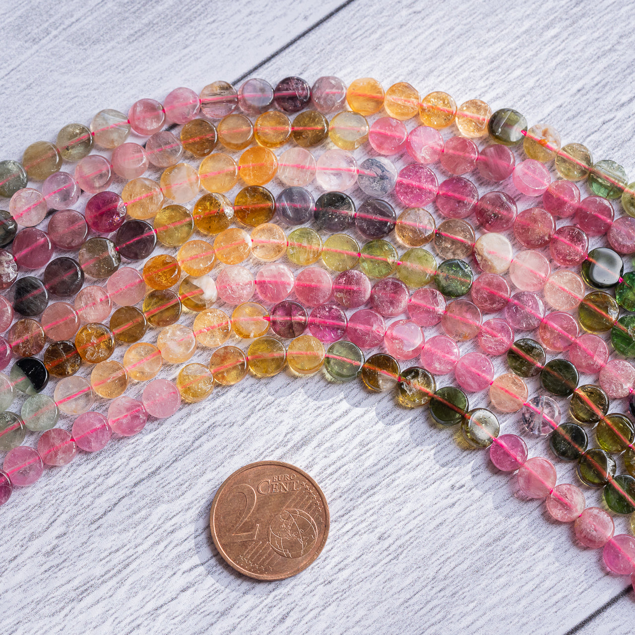 Perles rondes plates de Tourmaline multicolore de 5/6 mm ( rang de env 62 perles )