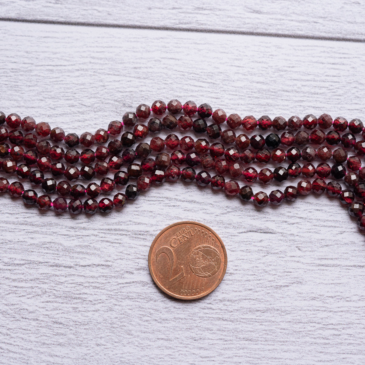 Perles rondes facettes de Grenat almandin de 3,5/3,8 mm ( rang ou 1/2 rang )