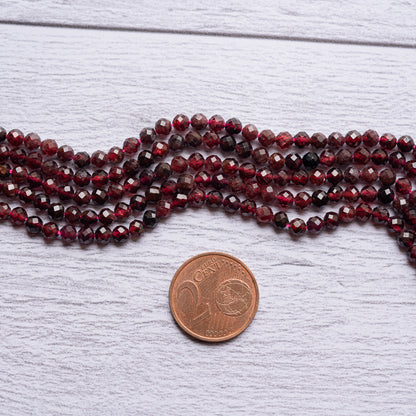 Perles rondes facettes de Grenat almandin de 3,5/3,8 mm ( rang ou 1/2 rang )