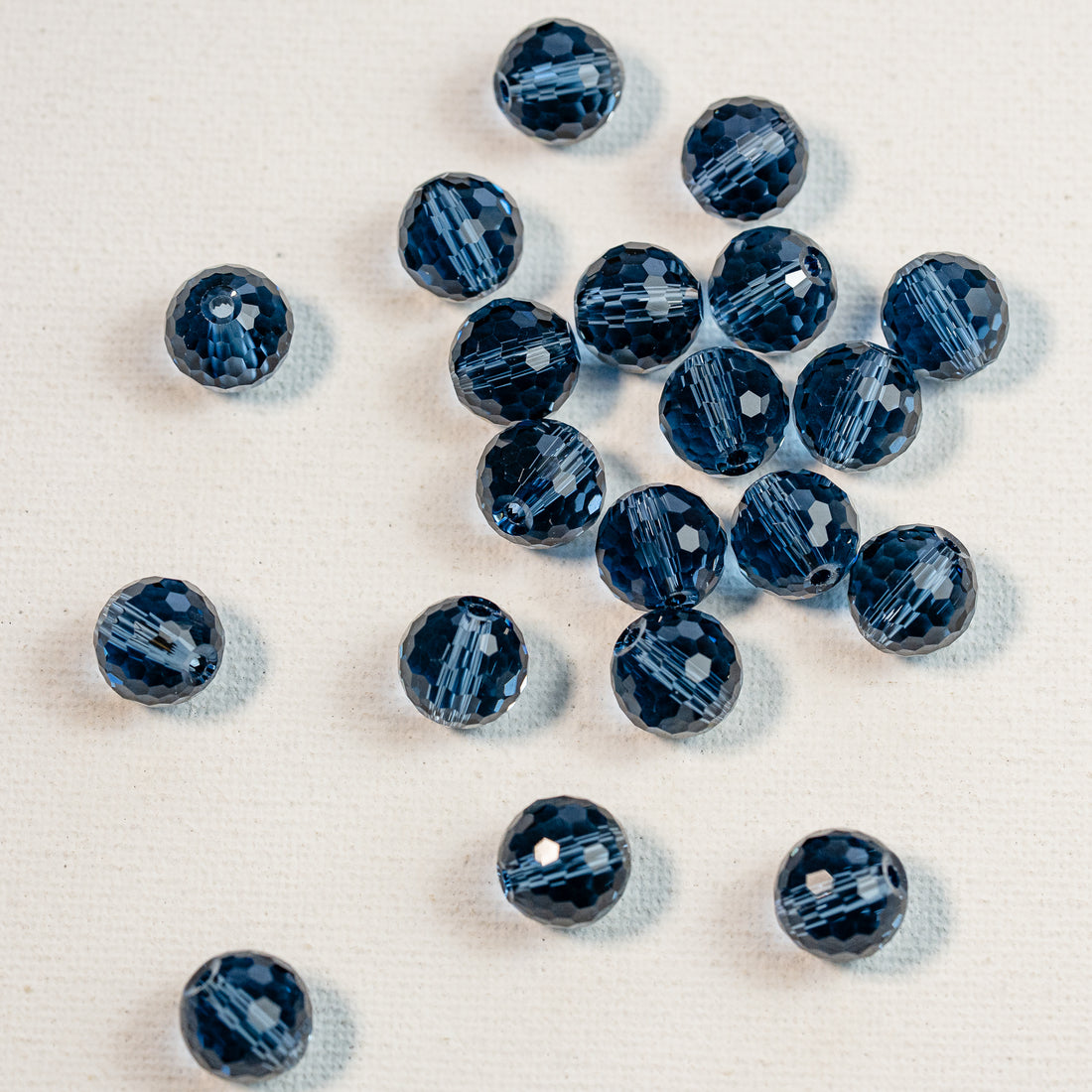 Perles rondes facettes en verre K9 de 12 mm bleu foncé ( lot de 2 )