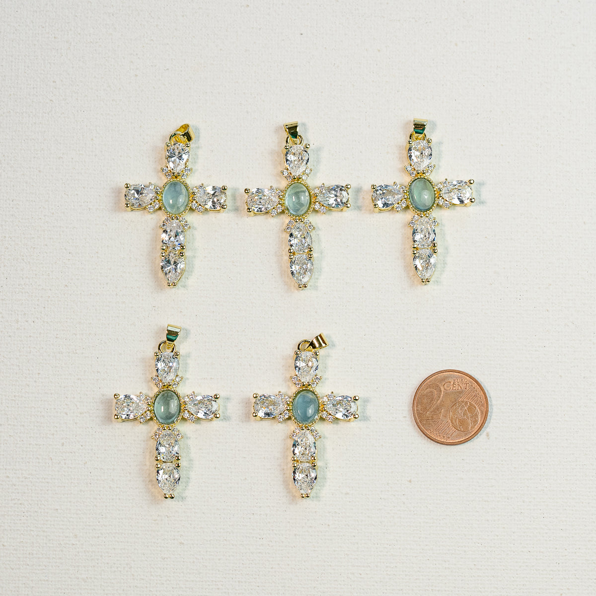 Breloques croix en Aigue-marine, laiton plaqué or 18k et zirconium de 39 mm ( à l&