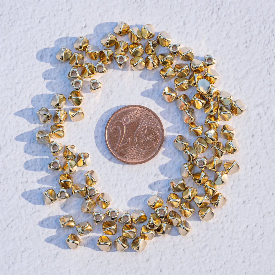 Perles &quot; twistées &quot; en laiton plaqué or 24k de 4,5 mm ( lot de 4 )