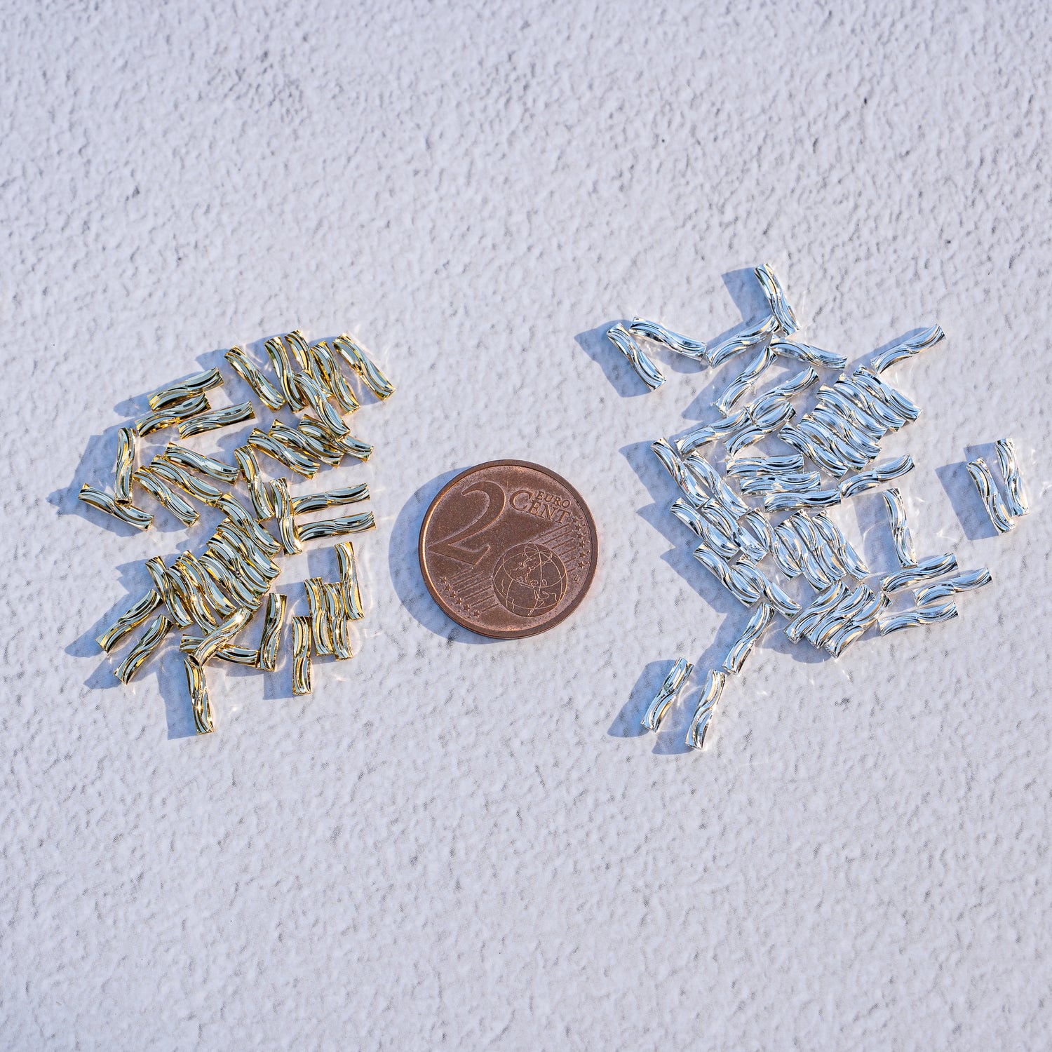 Perles tubes striées en laiton plaqué or 24k ou argent 925 de 8 x 2 mm ( lot de 6 )